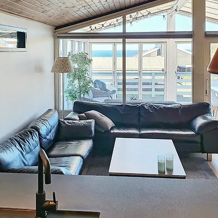 6 Person Holiday In Str By