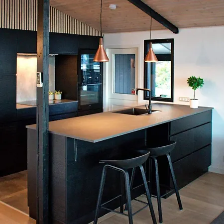 6 Person Holiday In Str By *